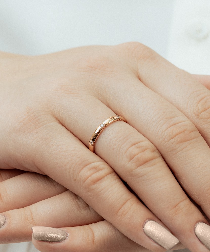 Auksinis žiedas su cirkoniais