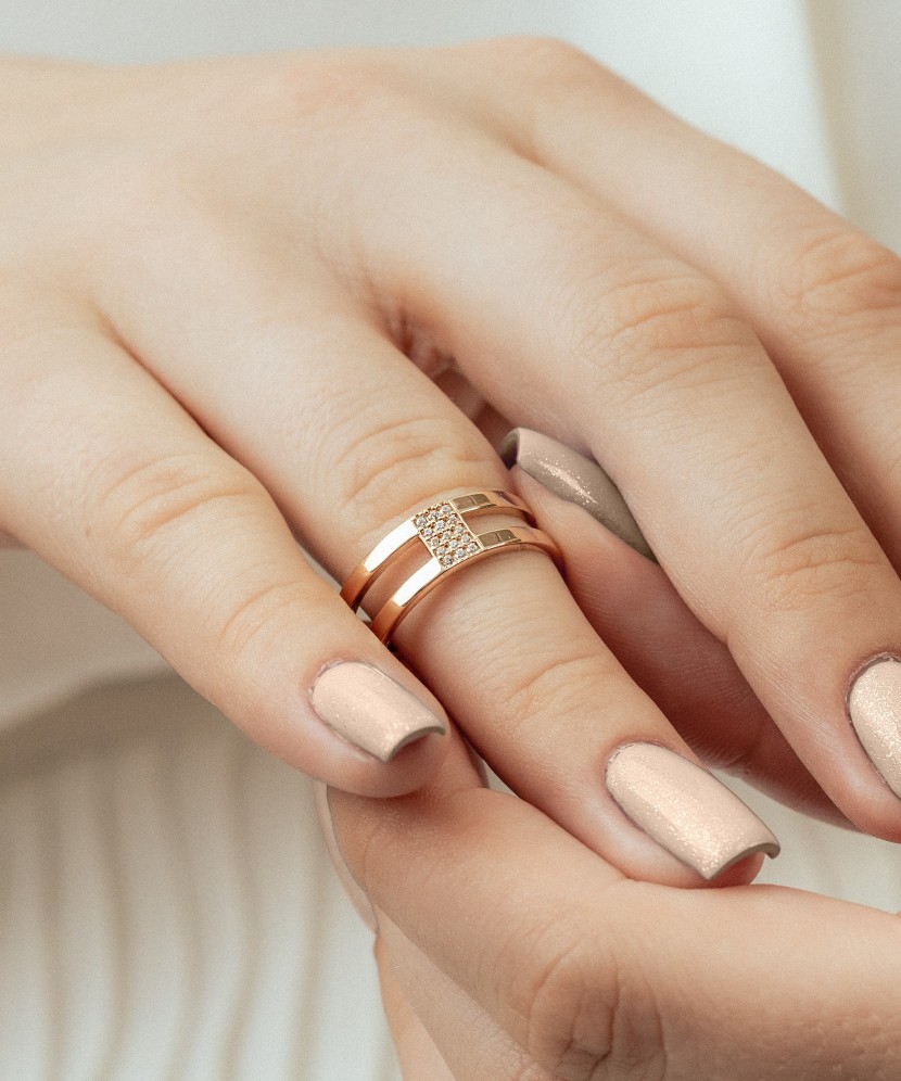 Auksinis žiedas su cirkoniais