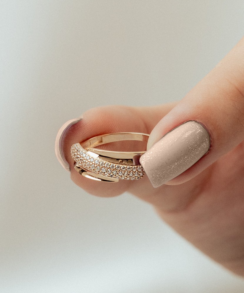 Auksinis žiedas su cirkoniais