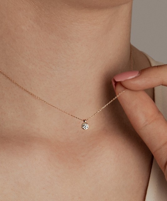 Auksinė grandinėlė su cirkonio pakabuku