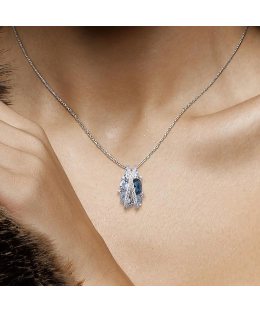 Sidabrinis pakabukas su špineliais ir cirkoniais