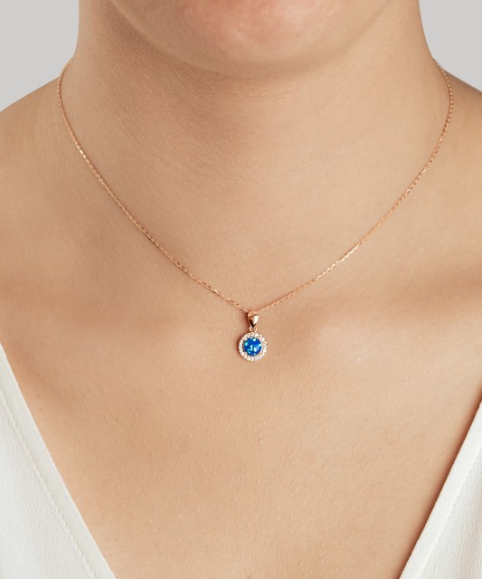 Auksinis pakabukas su opalu ir cirkoniais