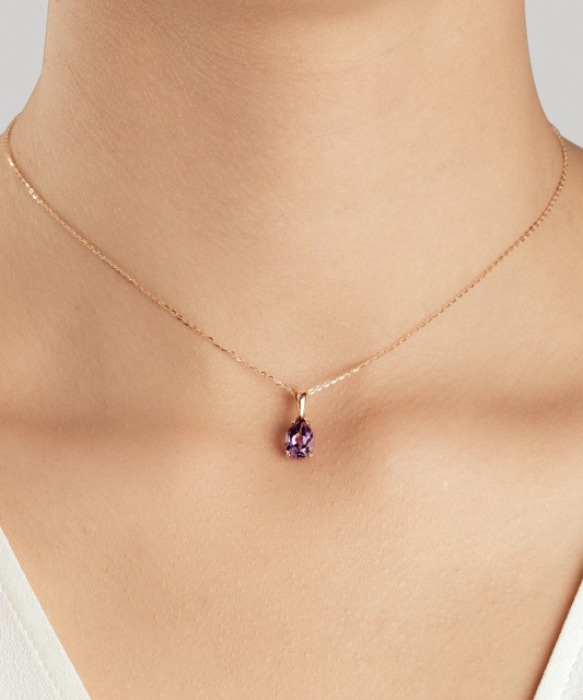 Auksinis pakabukas su ametistu