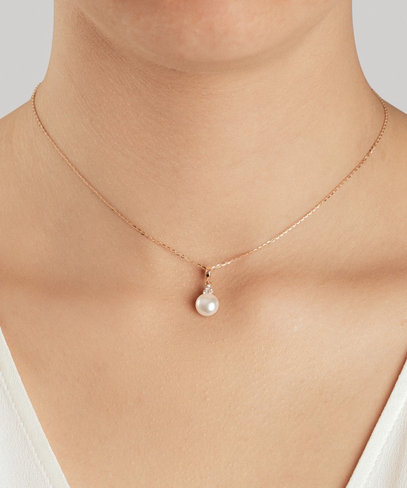 Auksinis pakabukas su perlu ir cirkoniais