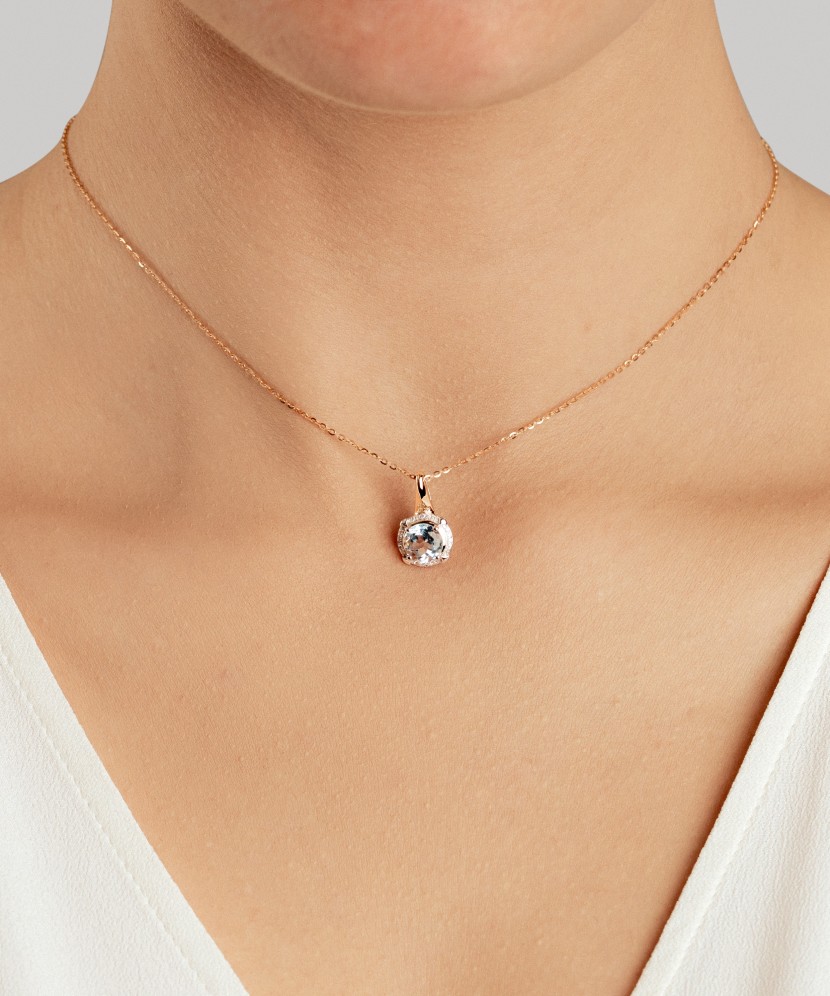 Auksinis pakabukas su deimantais ir topazu