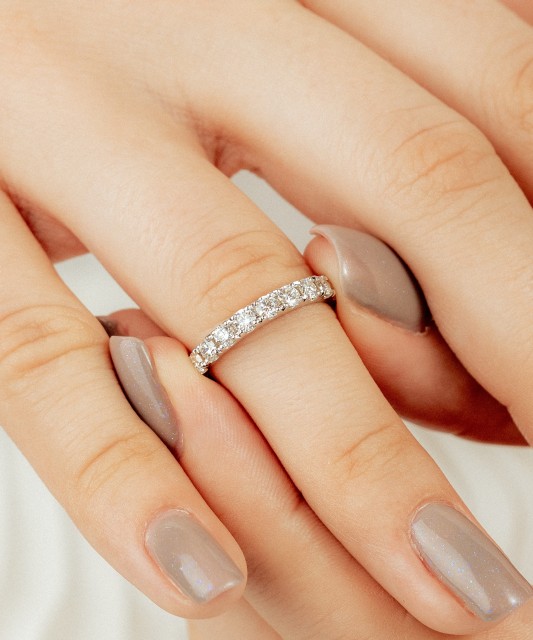 Balto aukso žiedas su deimantais (0.78ct)