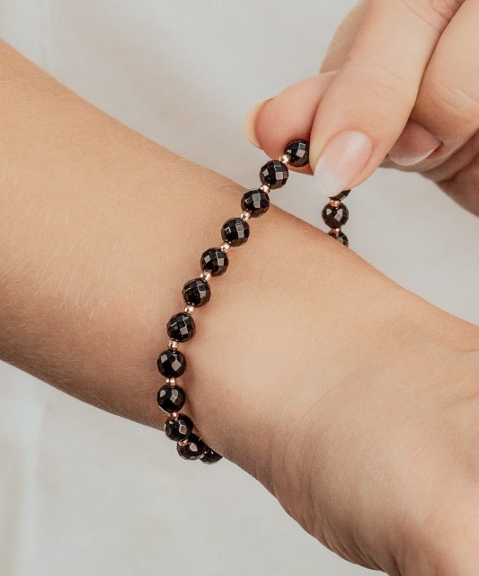 Auksinė apyrankė su oniksais 6mm  - Goldinga