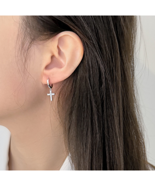 Sidabriniai auskarai su cirkoniais "Kryželis"