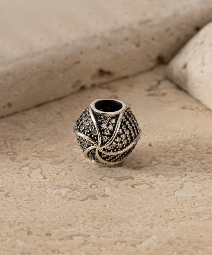 Sidabrinis pakabukas su cirkoniais "Bačkutė"