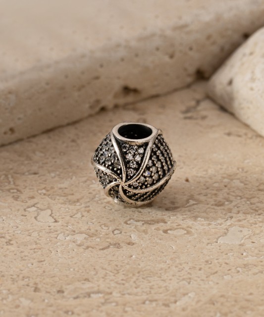 Sidabrinis pakabukas su cirkoniais "Bačkutė"