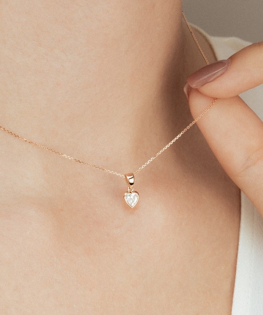 Auksinis pakabukas su cirkoniu "Širdelė"