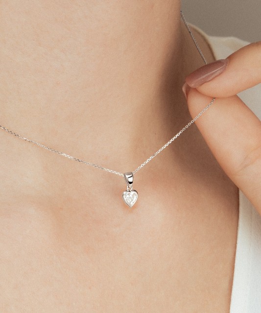 Balto aukso pakabukas su cirkoniu "Širdelė"