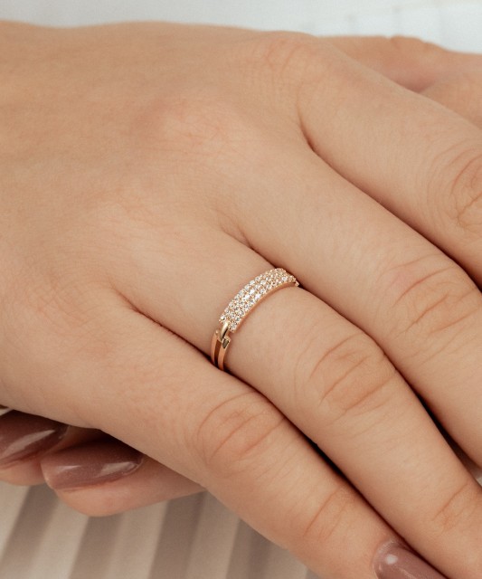 Auksinis žiedas su cirkoniais