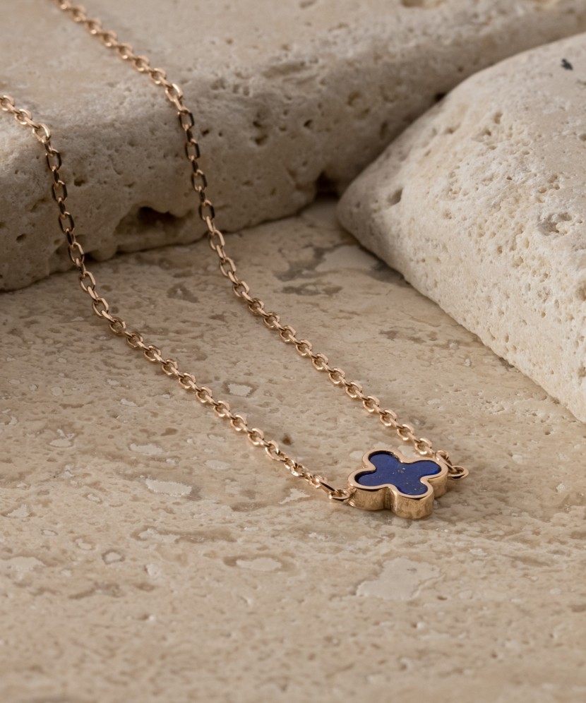 Auksinė grandinėlė su pakabuku