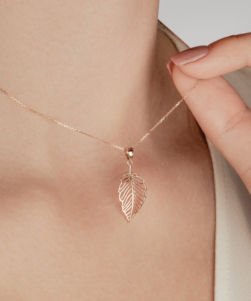 Auksinis pakabukas "Lapas"