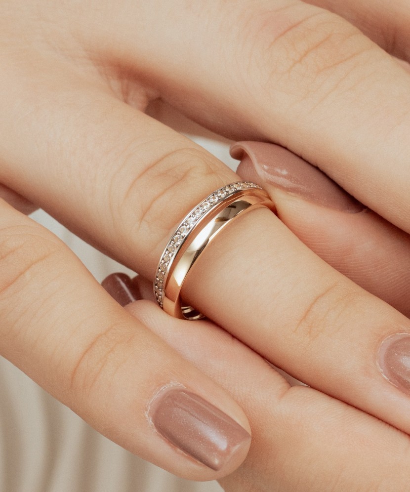 Auksinis žiedas su cirkoniais