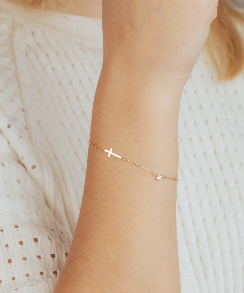 Auksinė apyrankė su cirkoniu