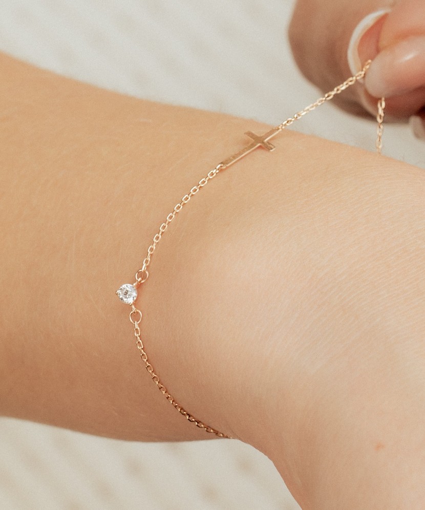 Auksinė apyrankė su cirkoniu