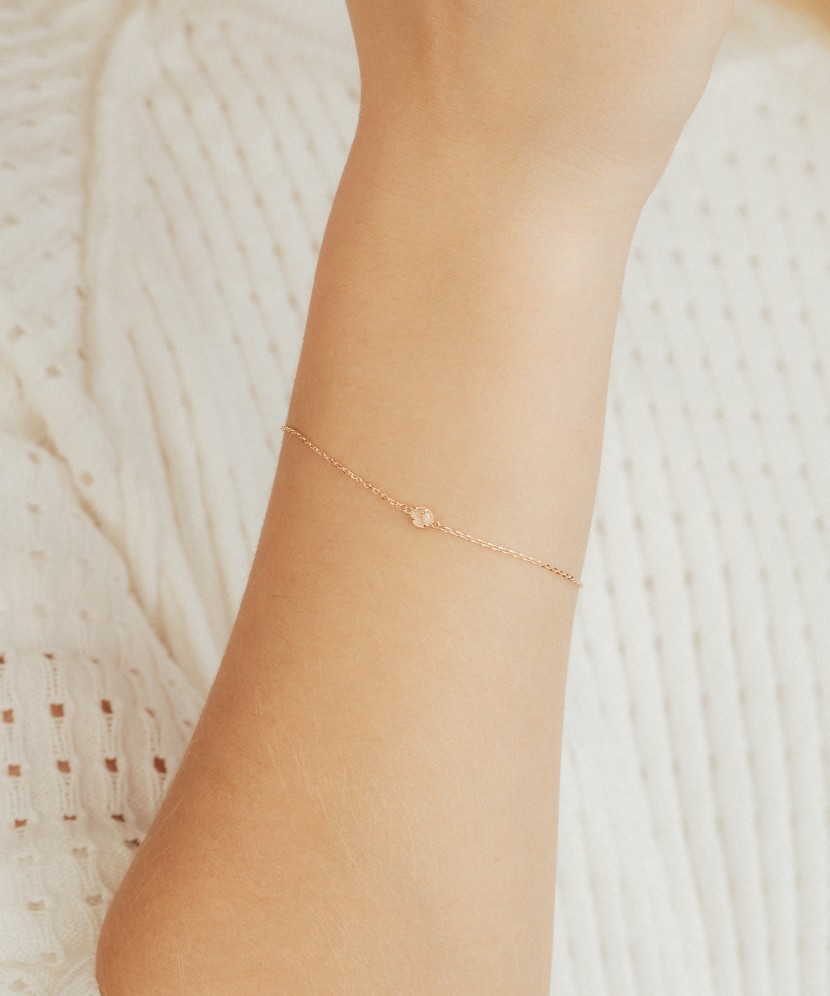 Auksinė apyrankė su cirkoniu