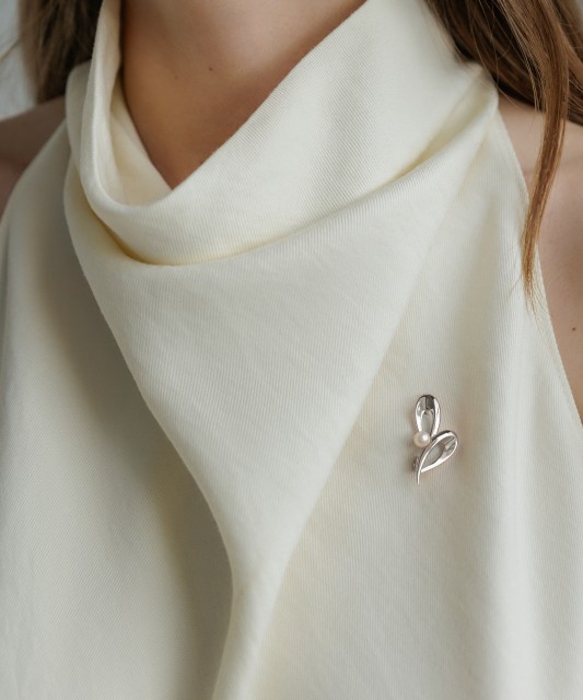 Sidabrinė sagė su perlu