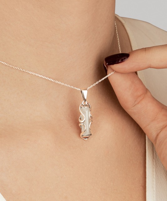 Sidabrinis pakabukas su katės akies akmeniu