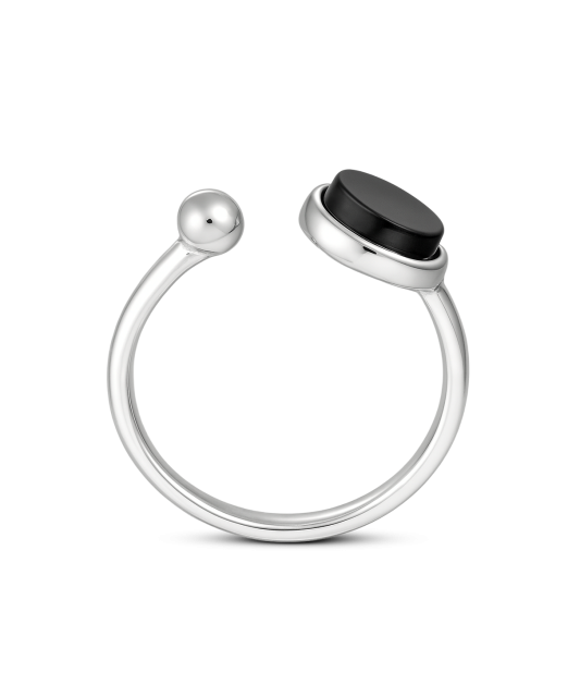 Sidabrinis žiedas su oniksu