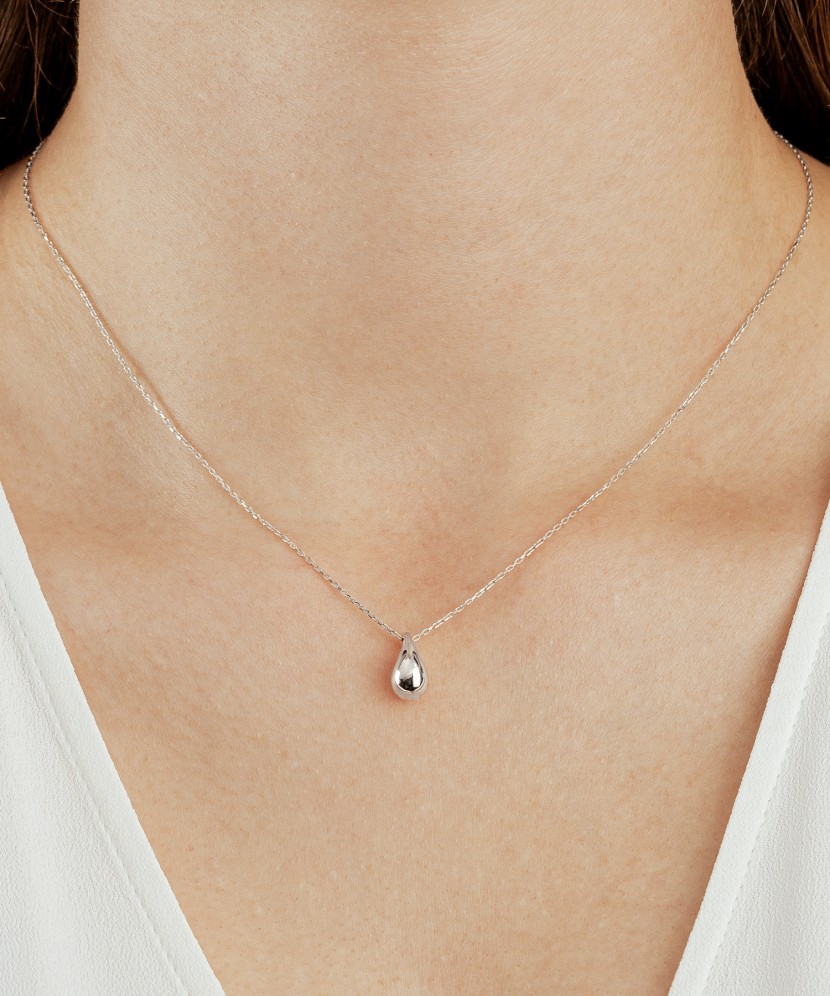 Balto aukso grandinėlė su pakabuku