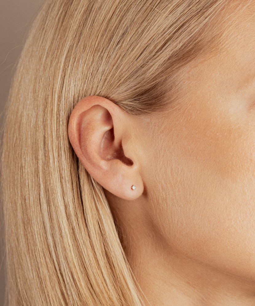 Balto aukso auskaras su deimantu 0,05ct (1vnt.)