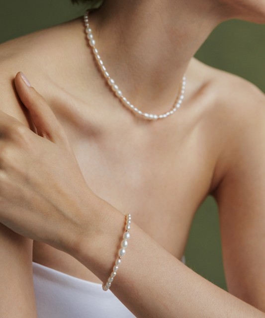 Perlų apyrankė su paauksuotu sidabru