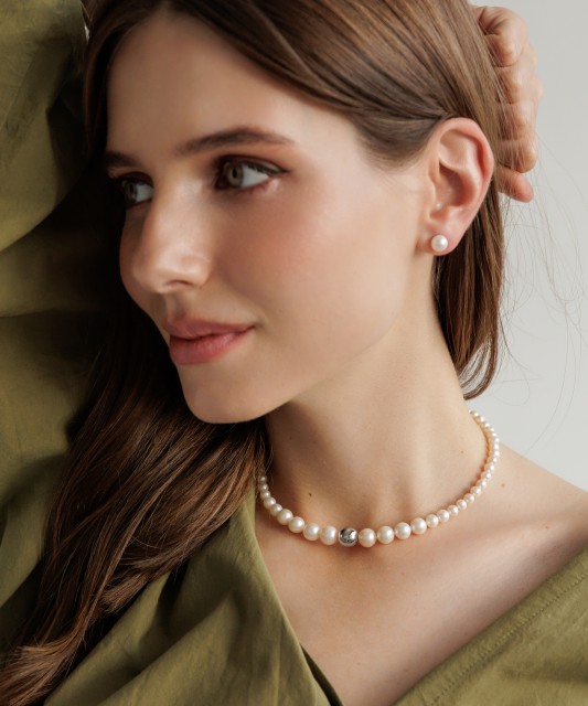 Perlų vėrinys su sidabru