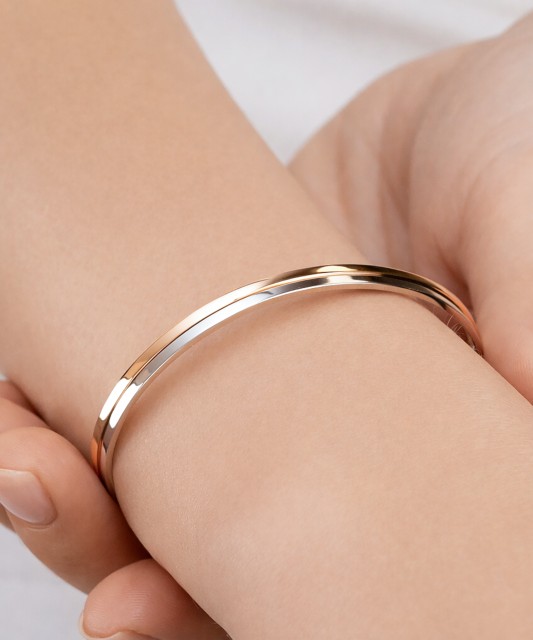 Auksinė kieta apyrankė