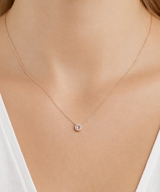 Auksinė grandinėlė su cirkonio pakabuku