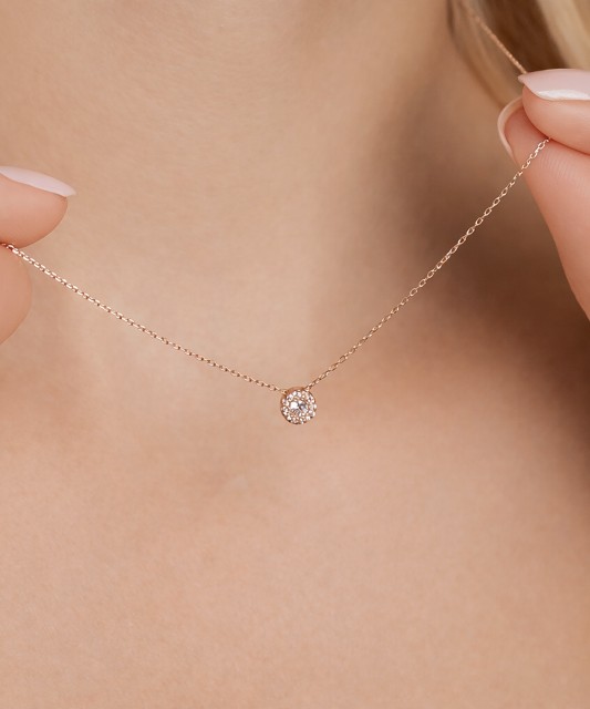 Auksinė grandinėlė su cirkonio pakabuku