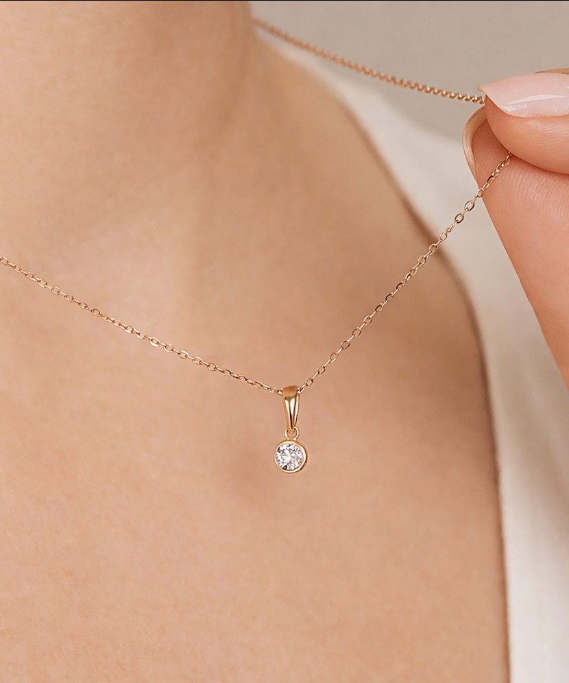 Auksinis pakabukas su cirkoniu