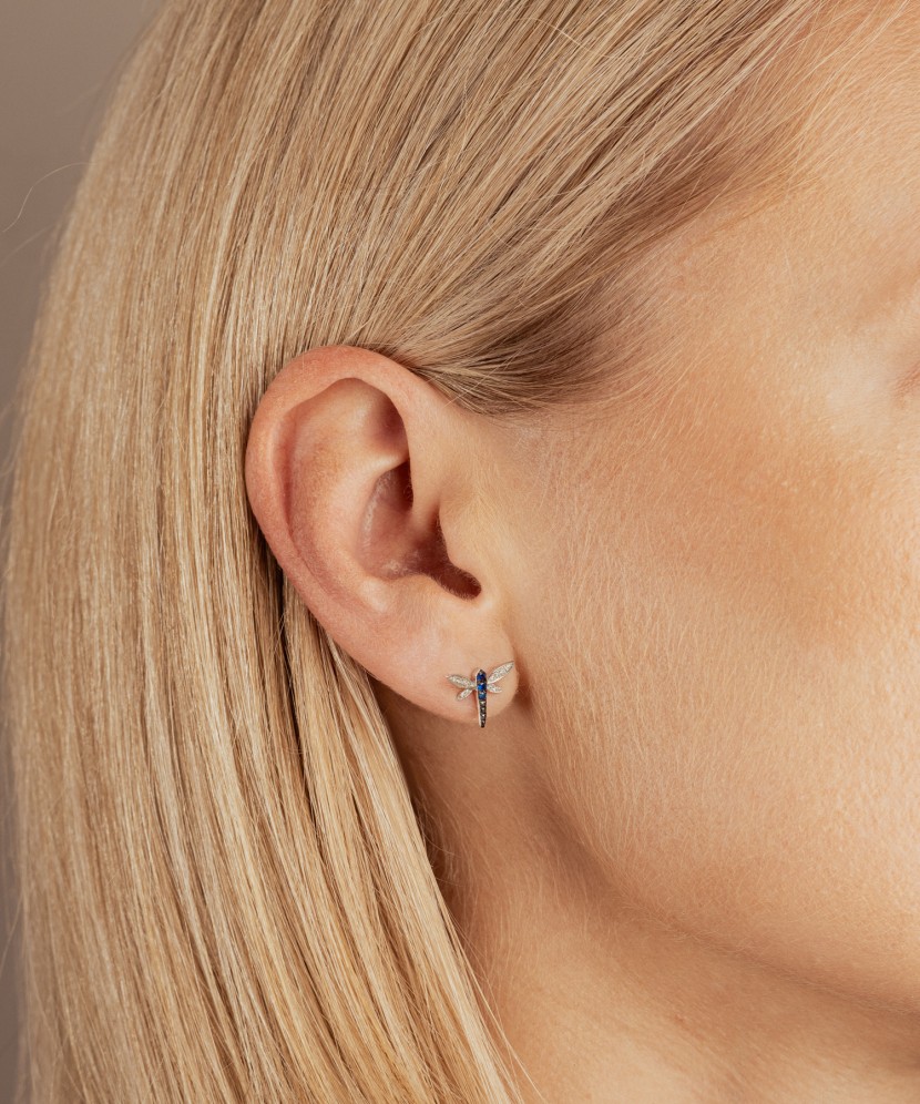 Balto aukso auskarai su safyrais, juodaisiais deimantais ir deimantais