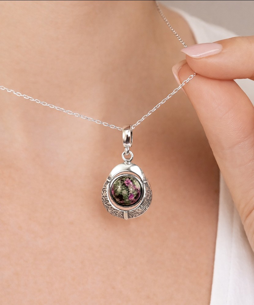 Sidabrinis pakabukas su jaspiu