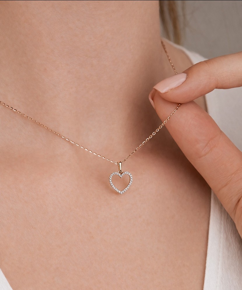 Geltono ausko pakabukas su deimantais "Širdelė"