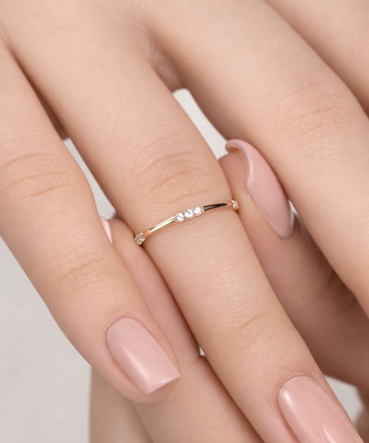 Auksinis žiedas su cirkoniais