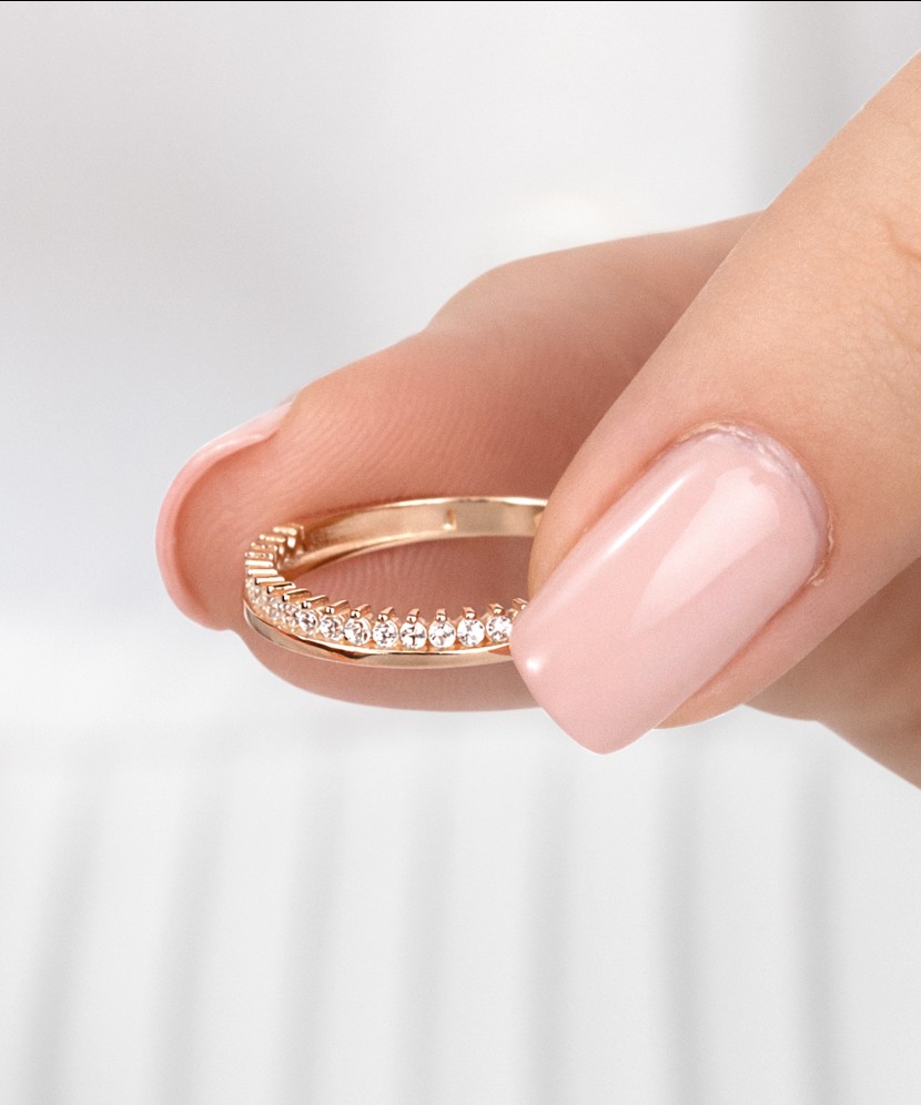 Auksinis žiedas su cirkoniais