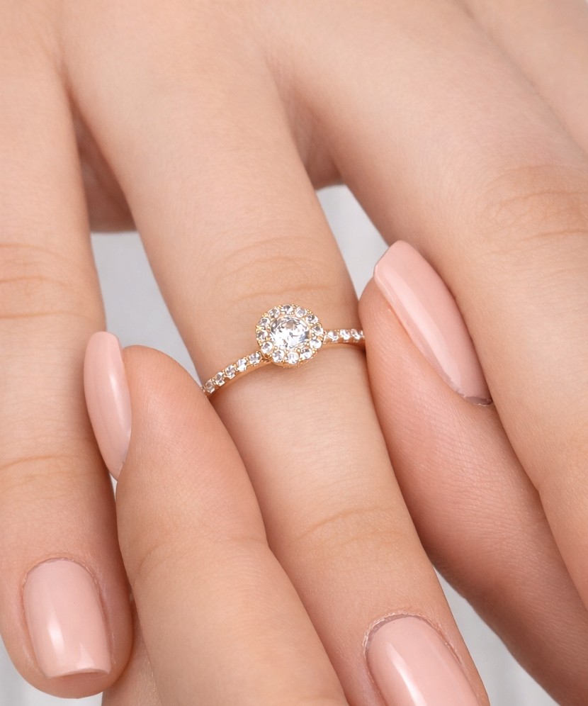 Auksinis žiedas su cirkoniais