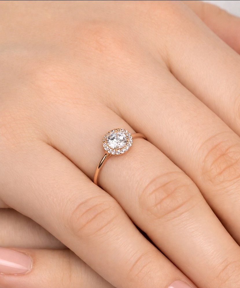 Auksinis žiedas su cirkoniais