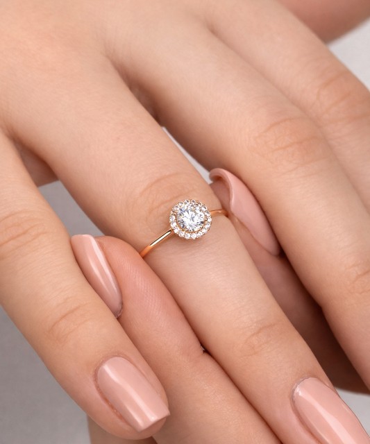 Auksinis žiedas su cirkoniais