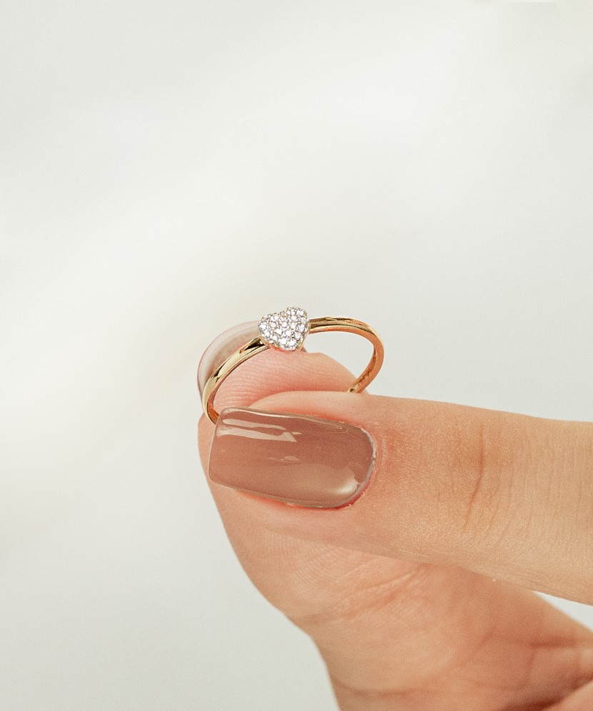 Auksinis žiedas su deimantais