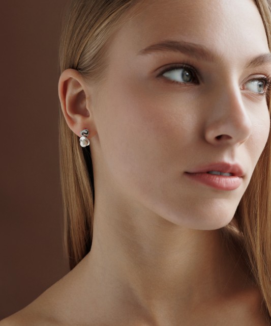 Sidabriniai auskarai su perlais