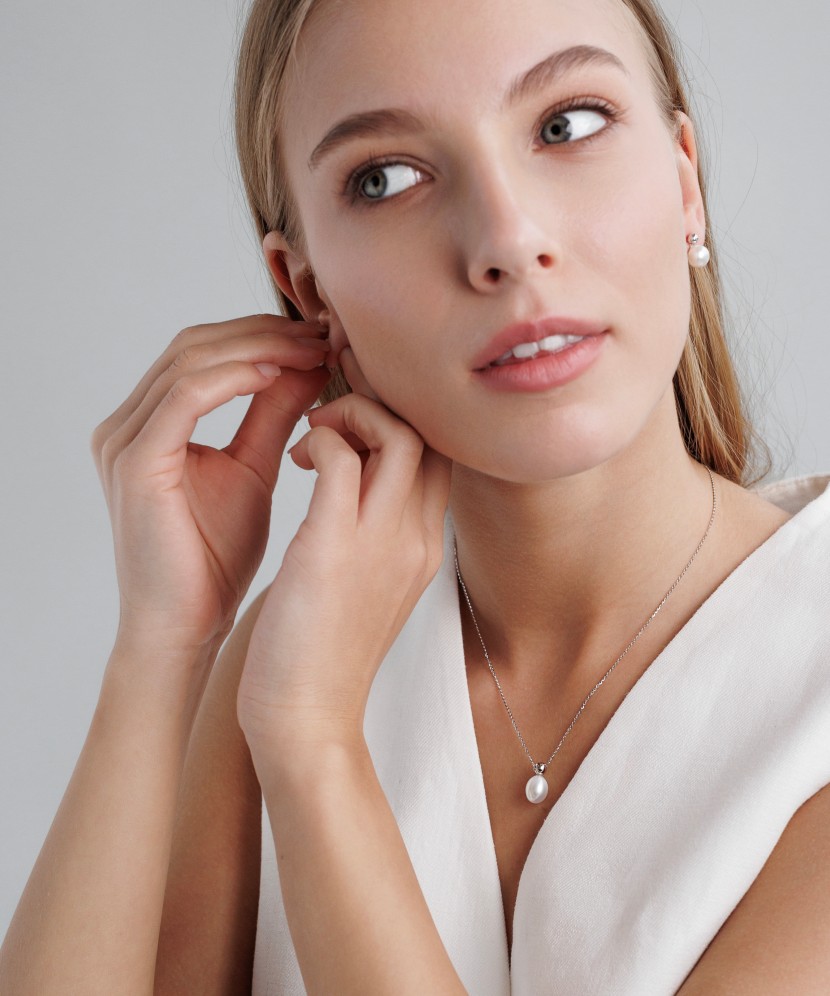 Sidabrinė Grandinėlė Su Perlo Pakabuku