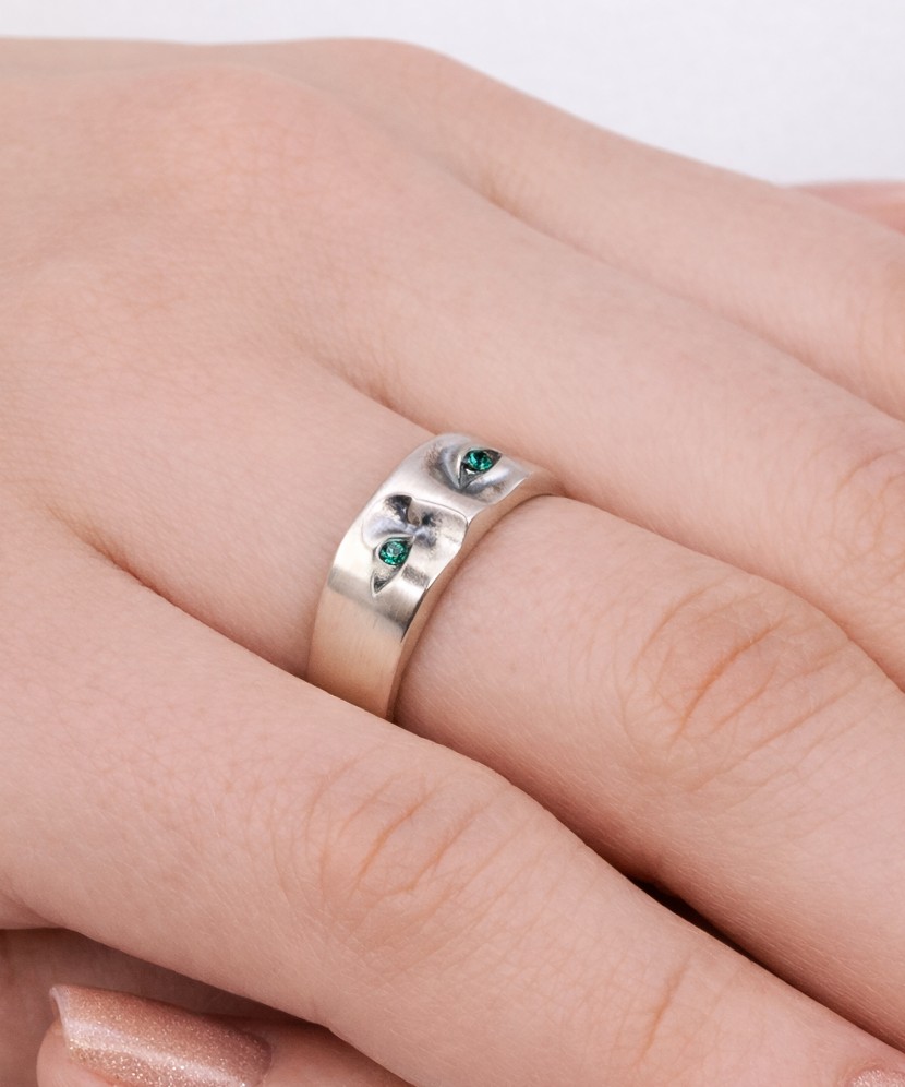 Sidabrinis žiedas su kristalais