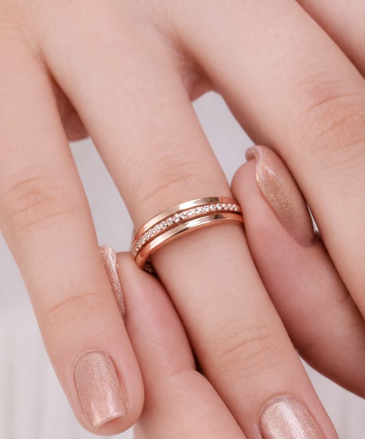 Auksinis žiedas su cirkoniais