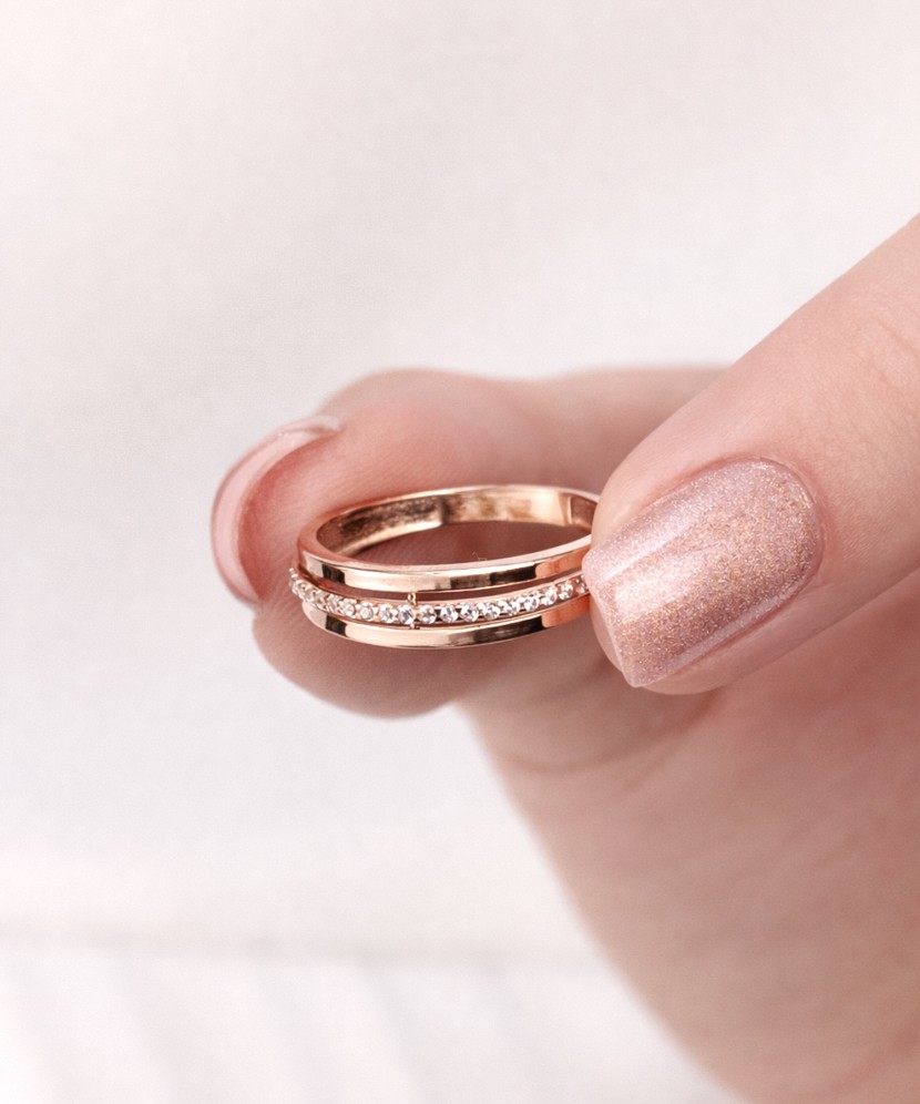 Auksinis žiedas su cirkoniais