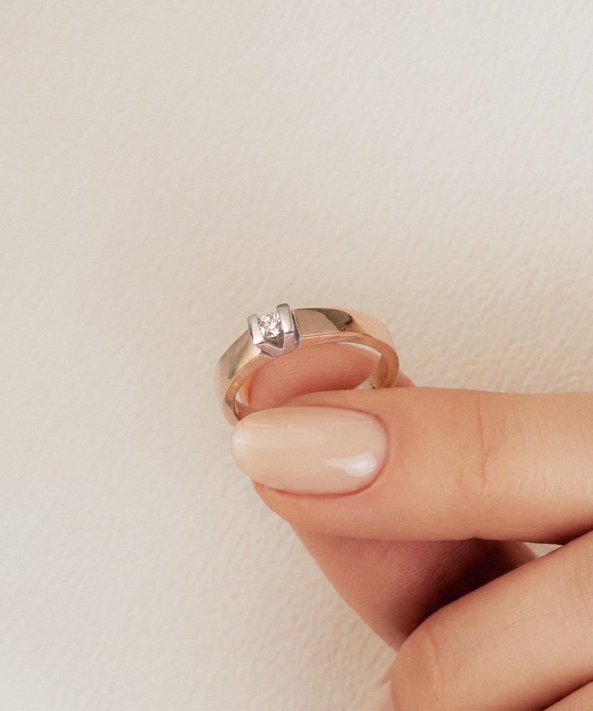 Auksinis žiedas su briliantu 0,08ct  - Goldinga