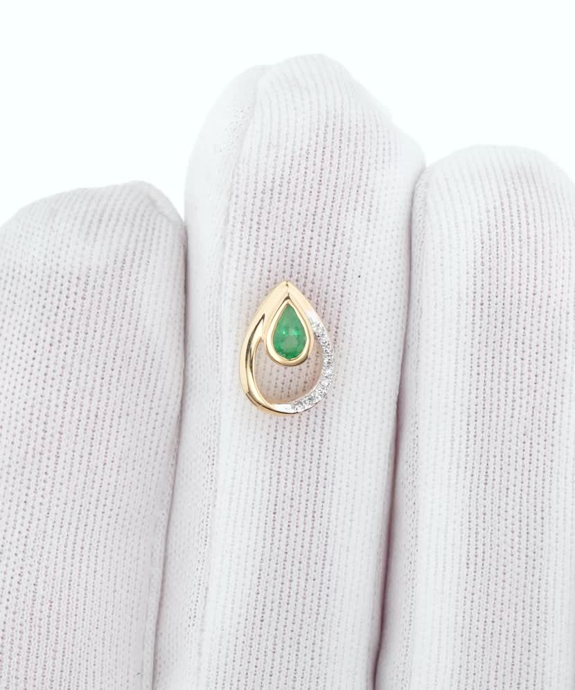 Geltono aukso pakabukas su smaragdu ir deimantais - Pakabukai su brangakmeniais - Goldinga